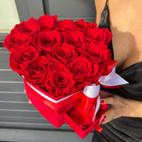 Aubrey Medium Heart Box - Preserved Roses