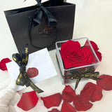 'Grand Amore' Acrylic Cube Single Heart Rose