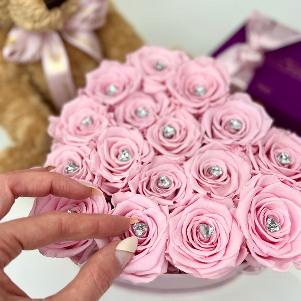 Aubrey Medium Heart Box - Preserved Roses